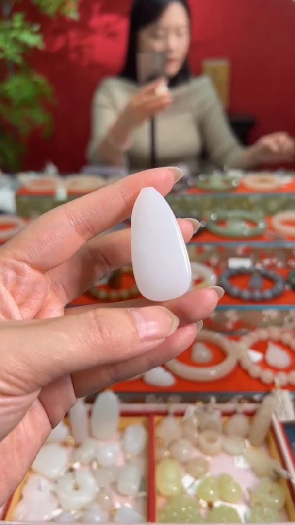 颈饰未镶嵌和田玉❤****️羊脂白水滴无事牌