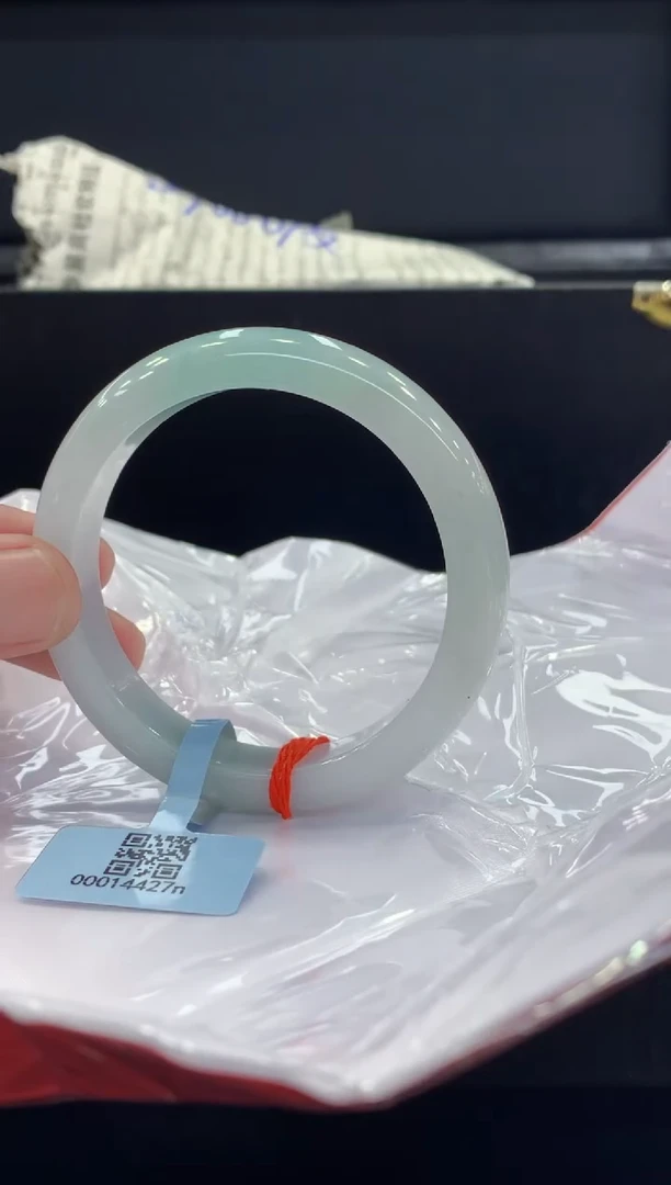 未镶嵌手镯翡翠翡翠手镯