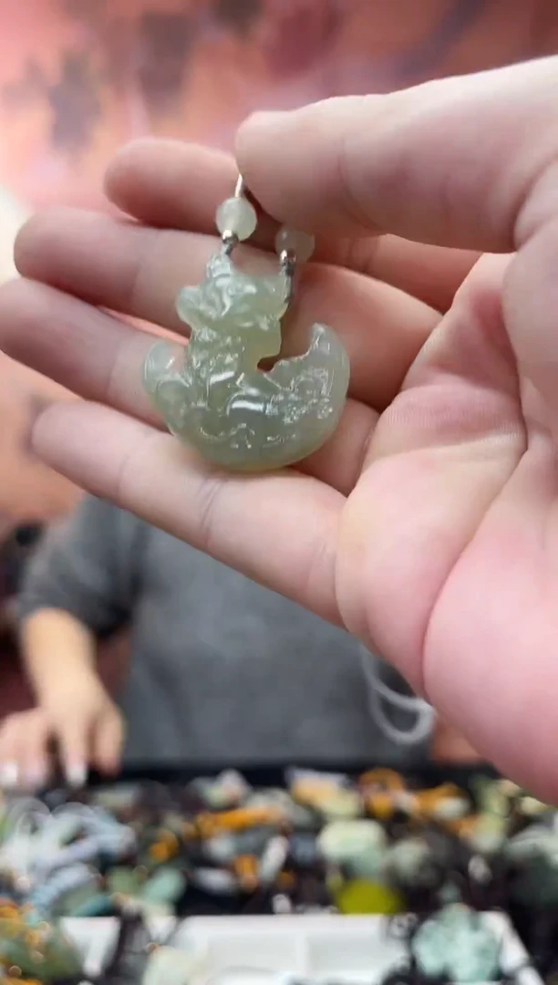 未镶嵌岫玉吊坠·