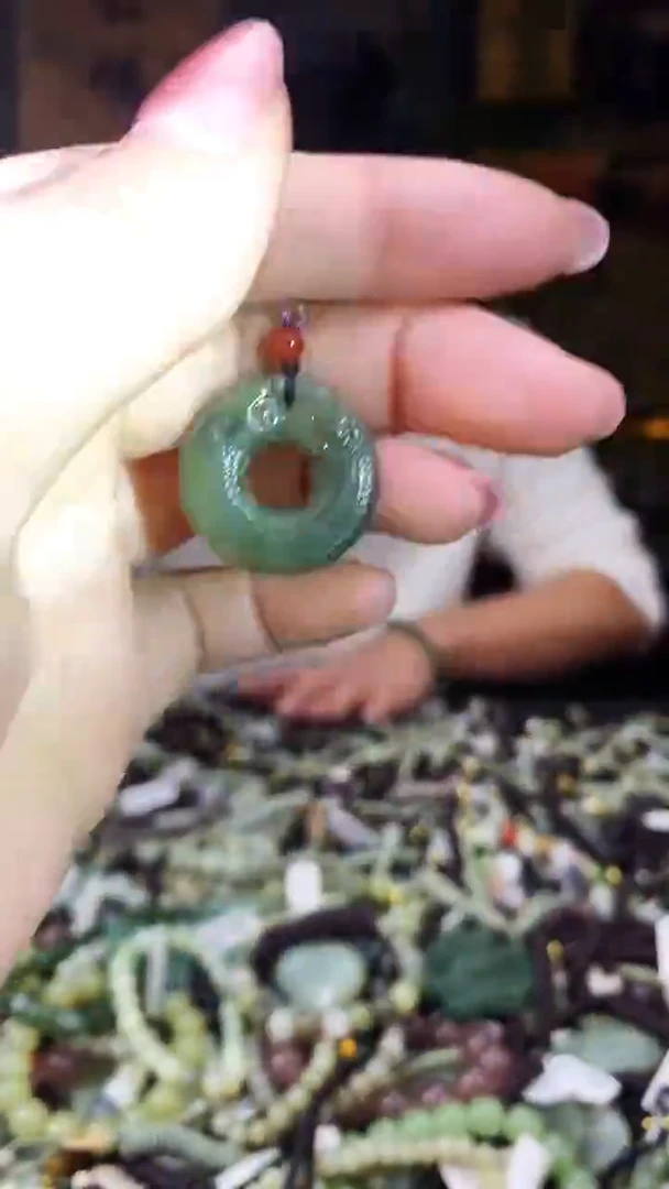 颈饰未镶嵌和田玉多样性发货，拍一发一