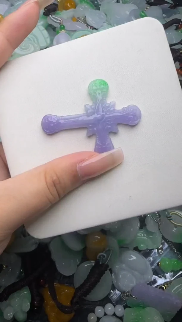 翡翠未镶嵌颈饰天然缅甸翡翠吊坠