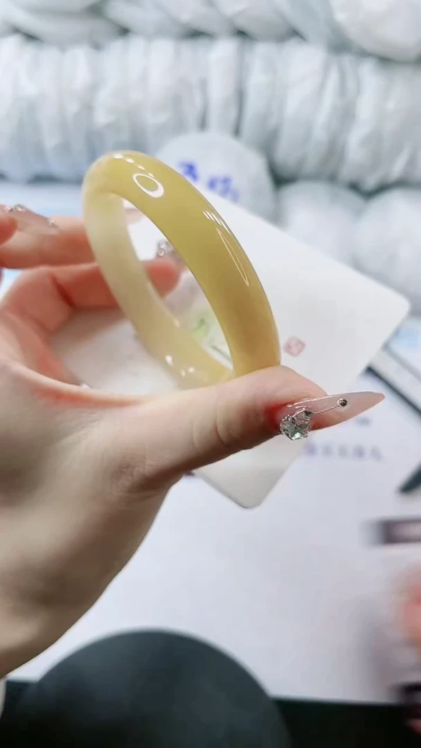 【闪购商品】石英质玉手镯未镶嵌多样性发货V188