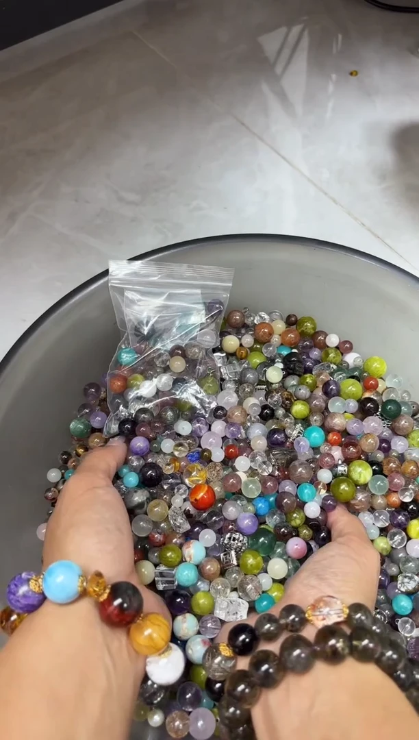 水晶手串未镶嵌散珠100克一包