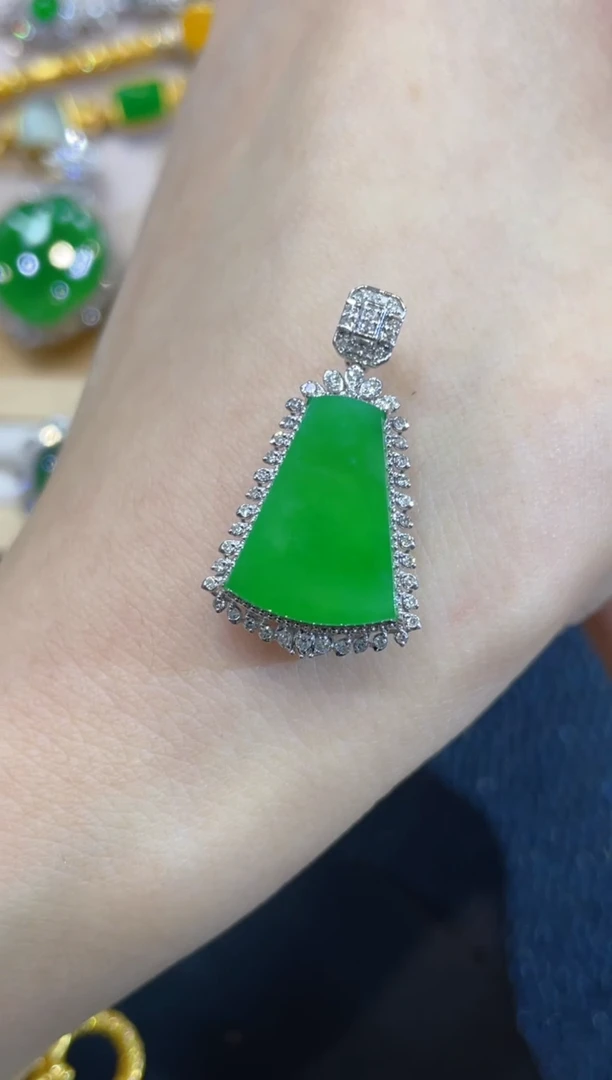 吊坠(不含链)18K金镶嵌翡翠团购14