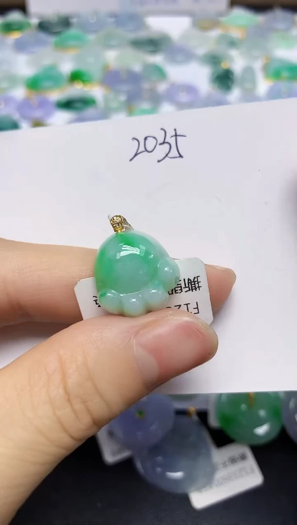 翡翠18K金镶嵌颈饰天然缅甸翡翠A货