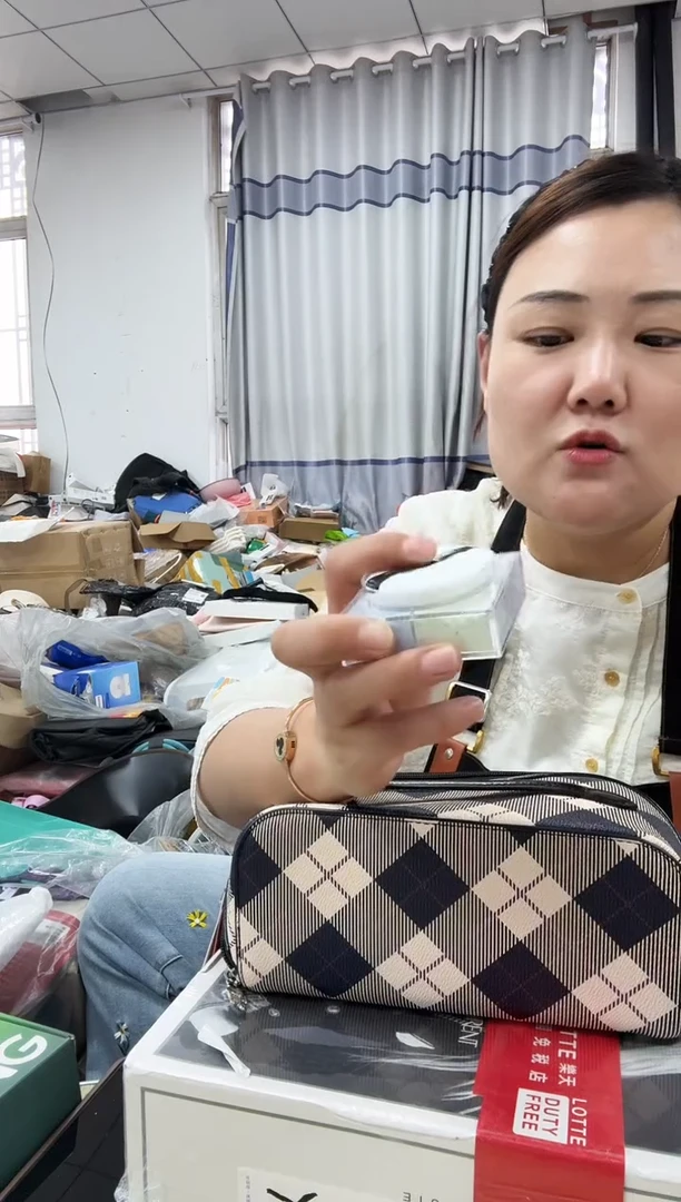 牦牛剖层皮革琪老板女包6号店超好看发图片款散粉