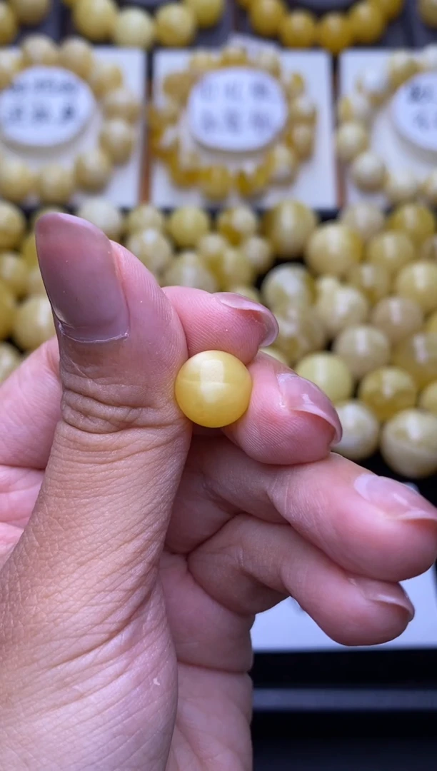 裸石琥珀未镶嵌大小姐珠宝60
