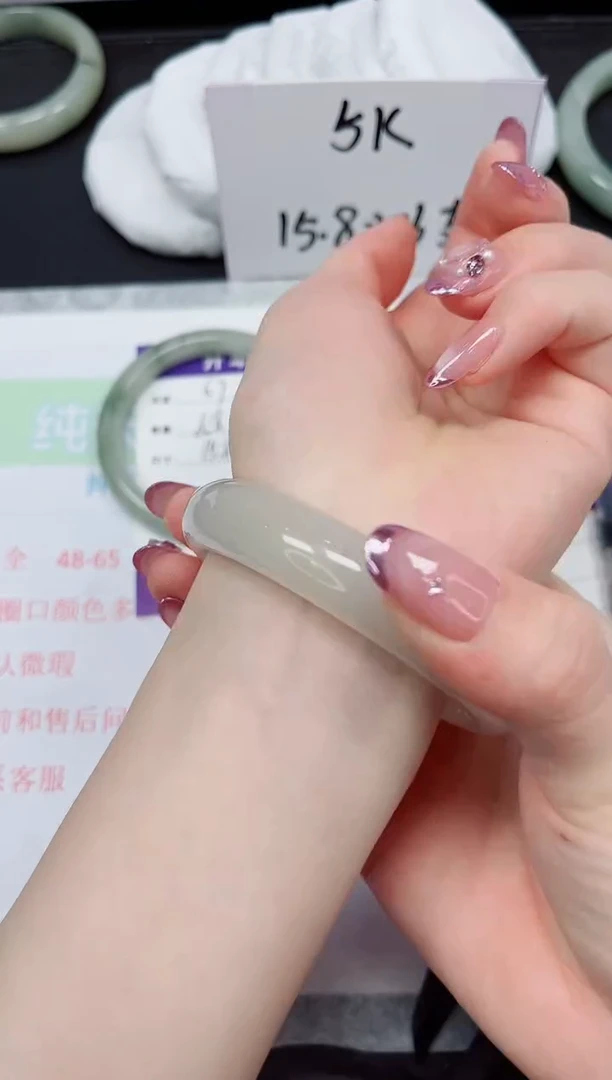 【闪购商品】石英质玉未镶嵌手镯68-57