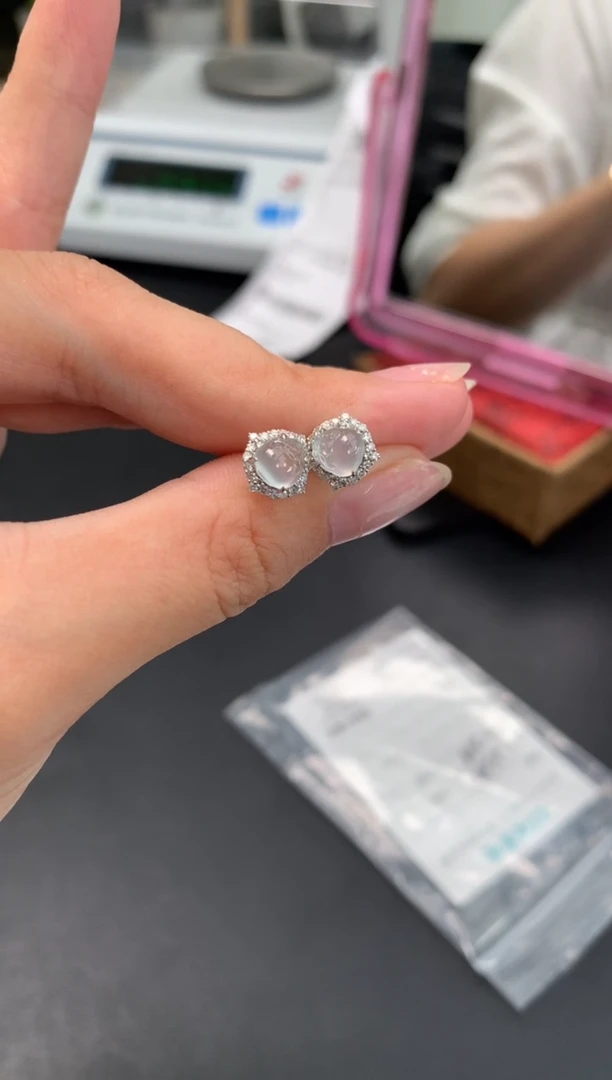 18K金镶嵌挂件翡翠48小时鉴赏期 退货不扣服务费