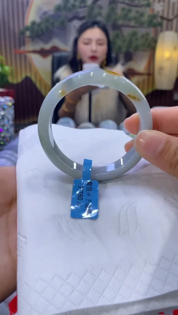 【闪购商品】翡翠手镯未镶嵌多人09202
