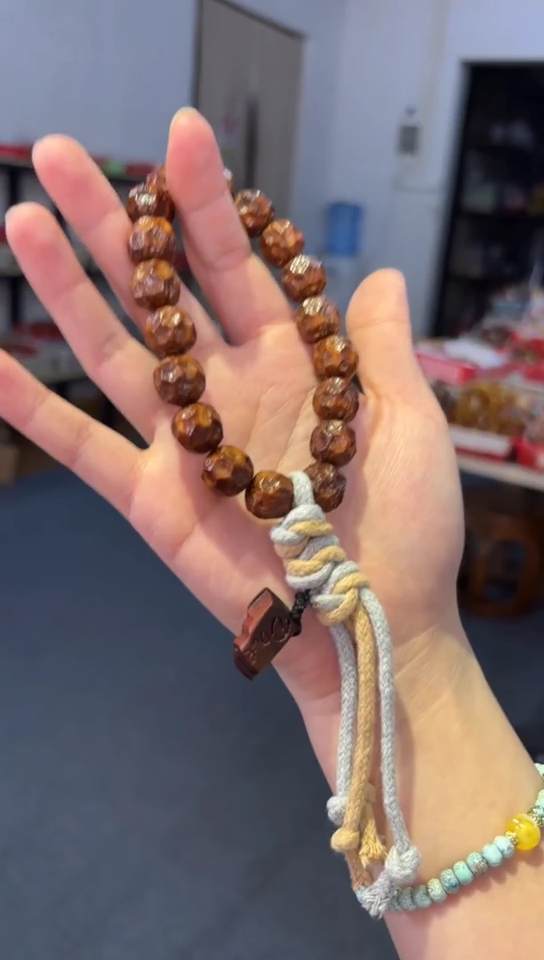 吊坠菩提根/象牙果紫金鼠【熔岩奶酪】手持