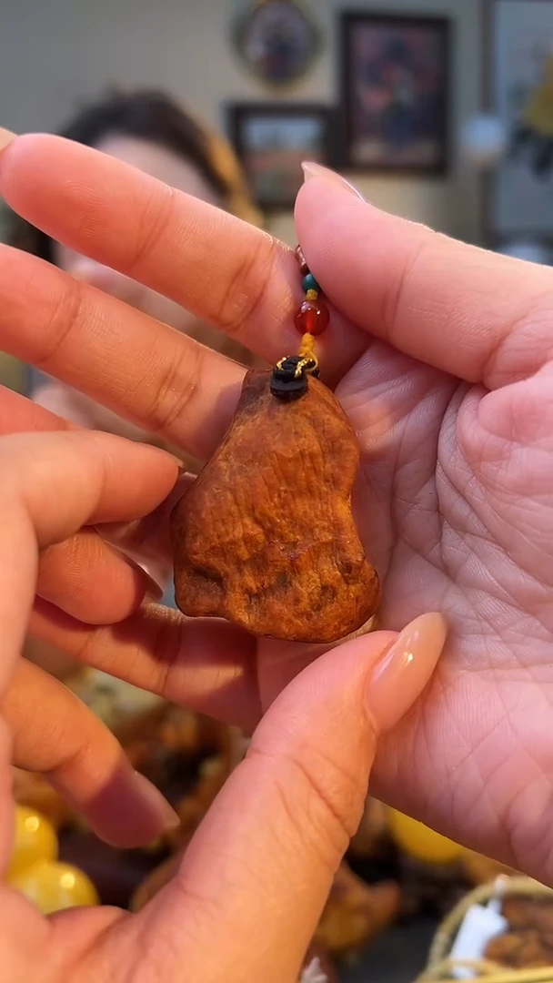 琥珀颈饰未镶嵌挂件