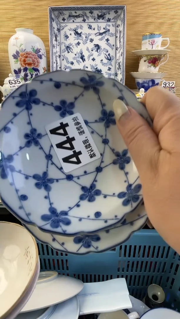 摆件陇****衣摆件瓷器瓷器瓷器