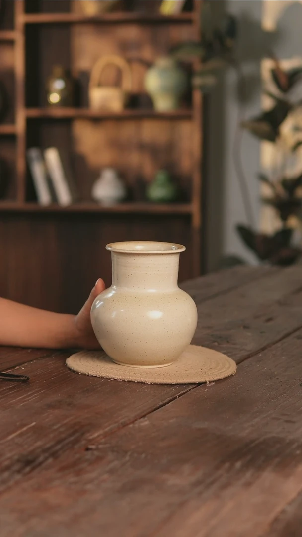 摆件27-8高18口8误差2无孔