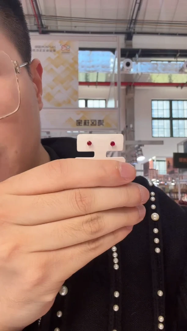 18K金镶嵌耳钉定制红宝石AA20144