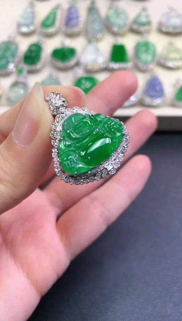 【闪购商品】翡翠颈饰18K金镶嵌C39