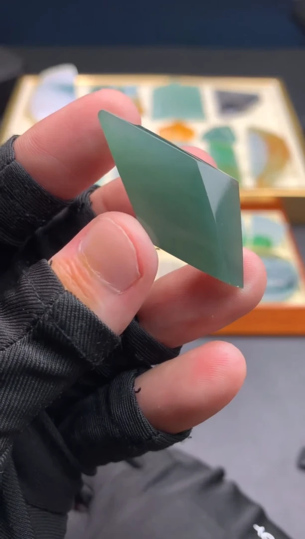 定制翡翠未镶嵌 天然翡翠  裸石