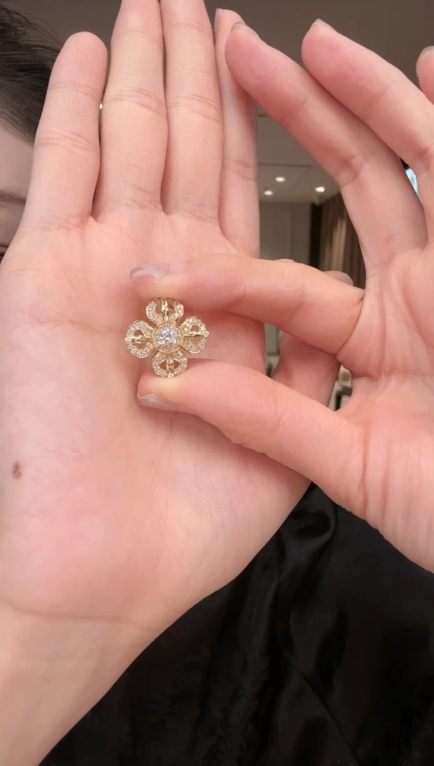 【闪购商品】钻石吊坠(不含链)18K金镶嵌大号金刚杵吊坠