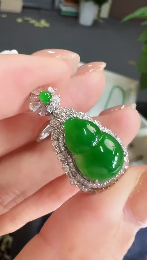 颈饰18K金镶嵌翡翠KDF1025-184