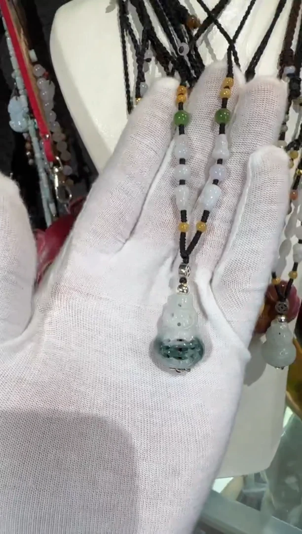颈饰未镶嵌翡翠吊坠