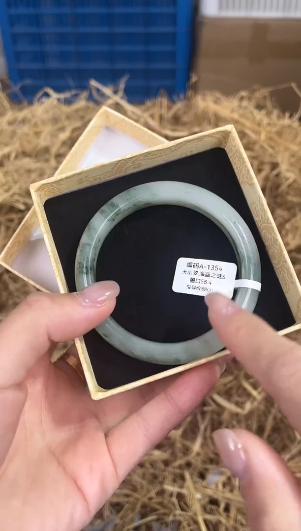 未镶嵌手镯石英质玉A-1354