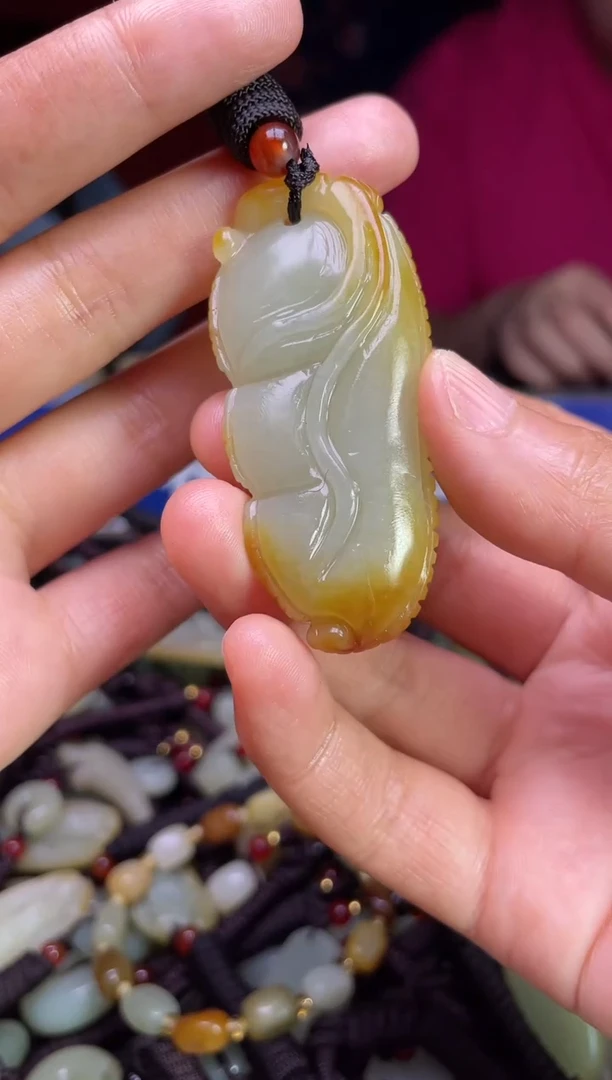 未镶嵌和田玉摆件1