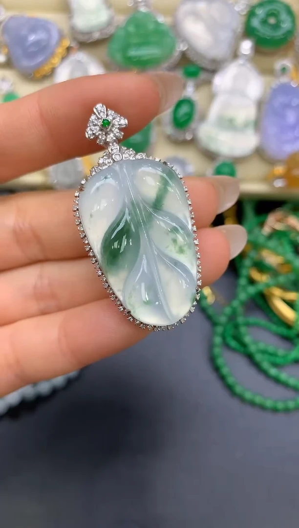 翡翠18K金镶嵌颈饰580-中国好珍宝