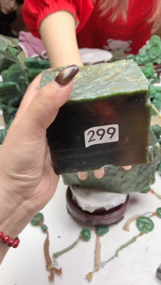 未镶嵌和田玉摆件1