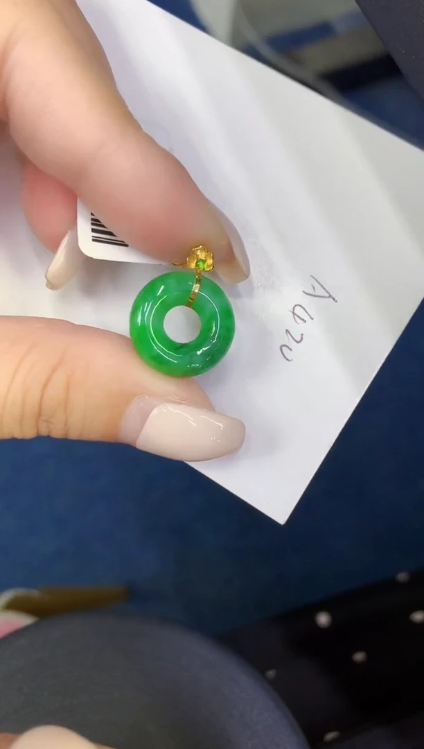 颈饰18K金镶嵌翡翠缅甸天然翡翠A货