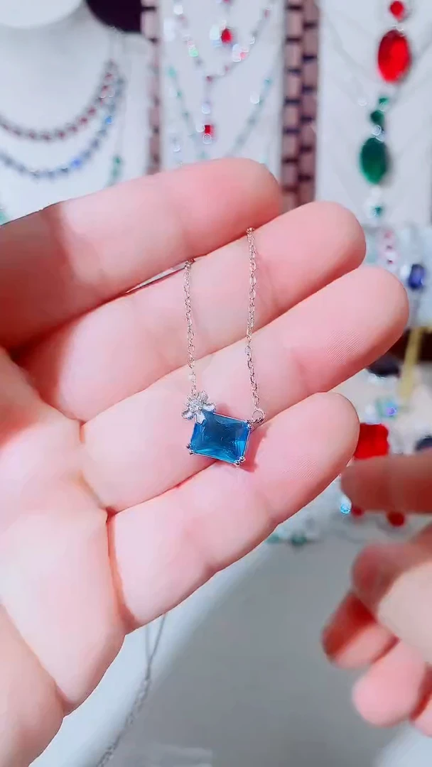未镶嵌颈饰海蓝宝石海蓝宝方小花吊坠