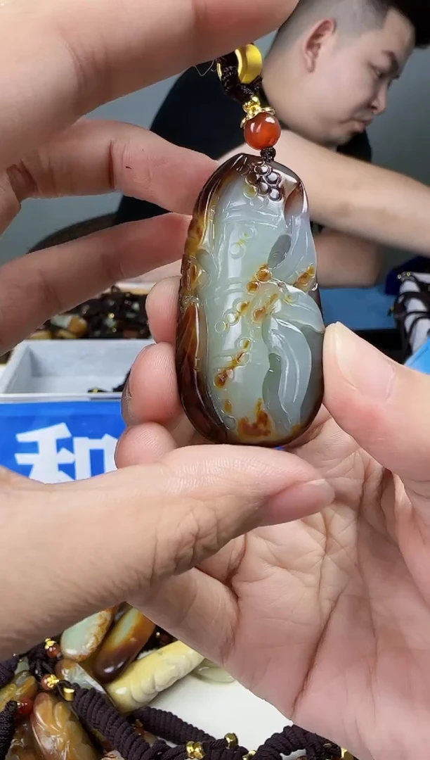 和田玉未镶嵌颈饰1