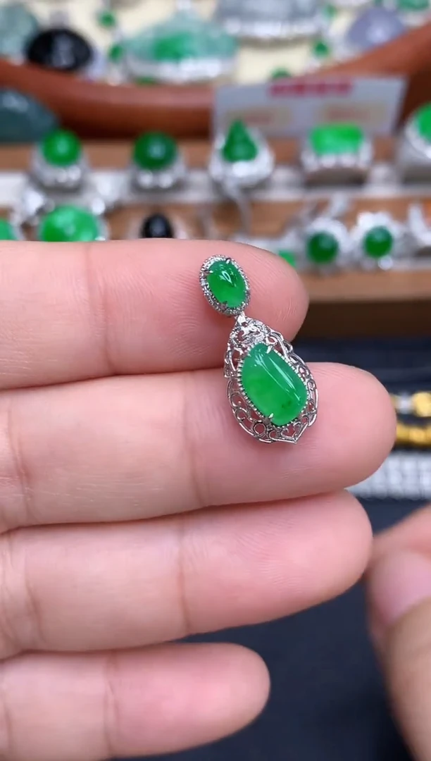 颈饰18K金镶嵌翡翠309-中国好珍宝