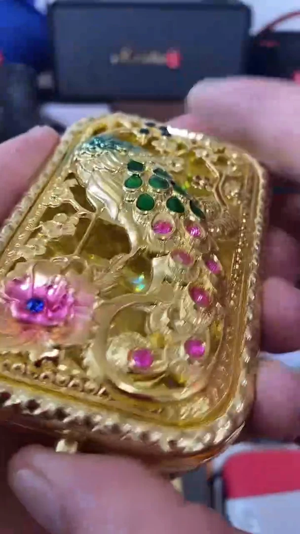 瓷片闪购商品 如图所示