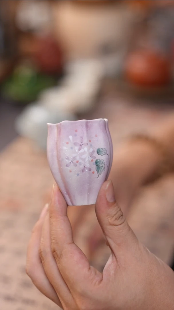 茶具香芋紫花瓣口主人杯