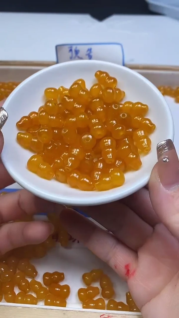 未镶嵌散珠玛瑙/玉髓E772 鸡油黄玛瑙大葫芦14*8mm6颗5.8元