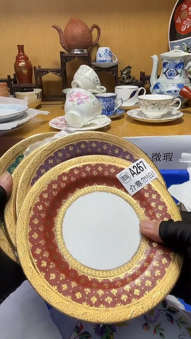 劳****贾中古货品默认微瑕