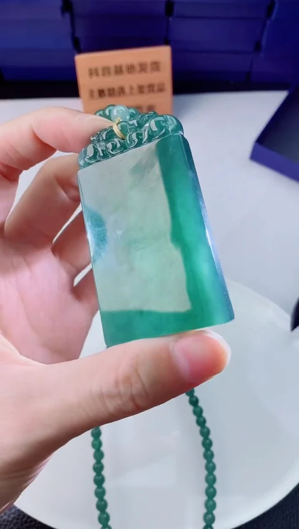 翡翠未镶嵌颈饰1111111