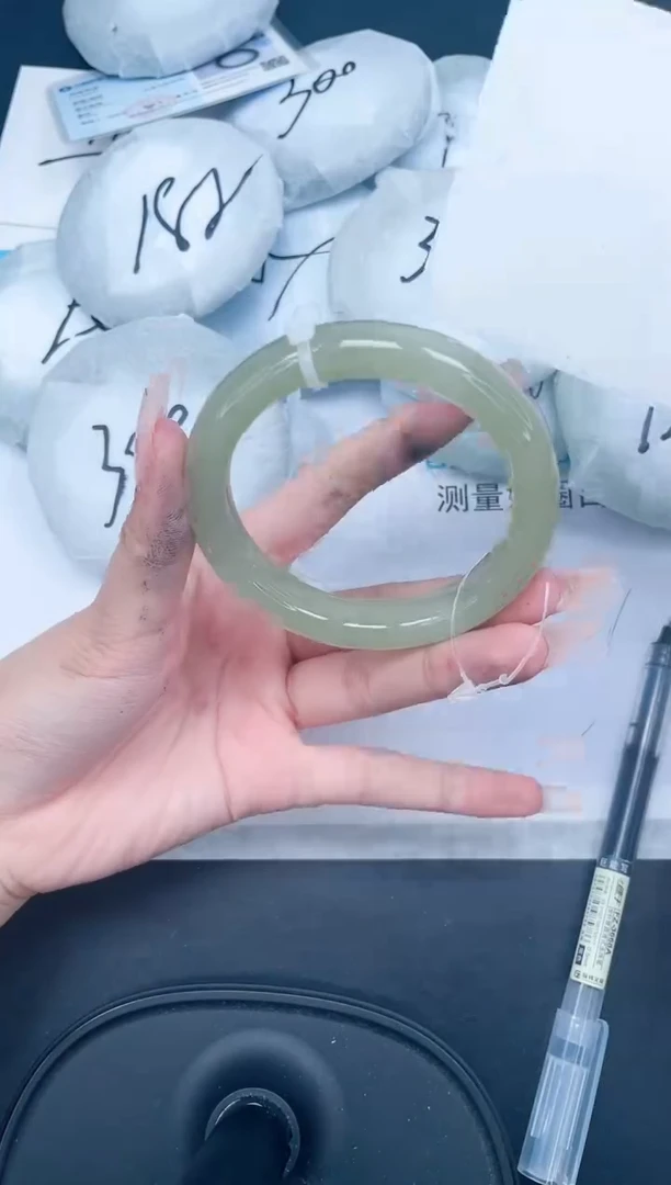 【闪购商品】和田玉（糖玉）手镯未镶嵌585-56