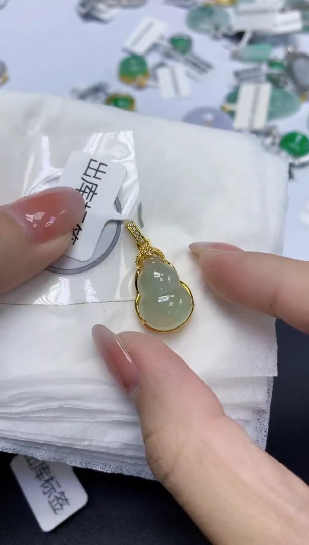 颈饰未镶嵌翡翠天然缅甸翡翠A货多样性发一件