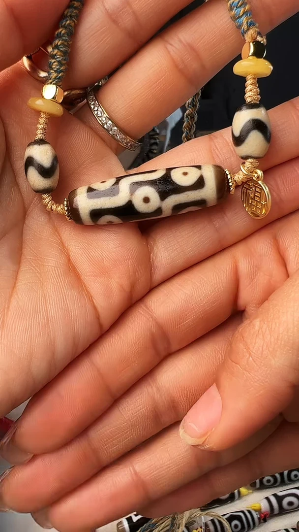 【闪购商品】玛瑙/玉髓颈饰未镶嵌九眼