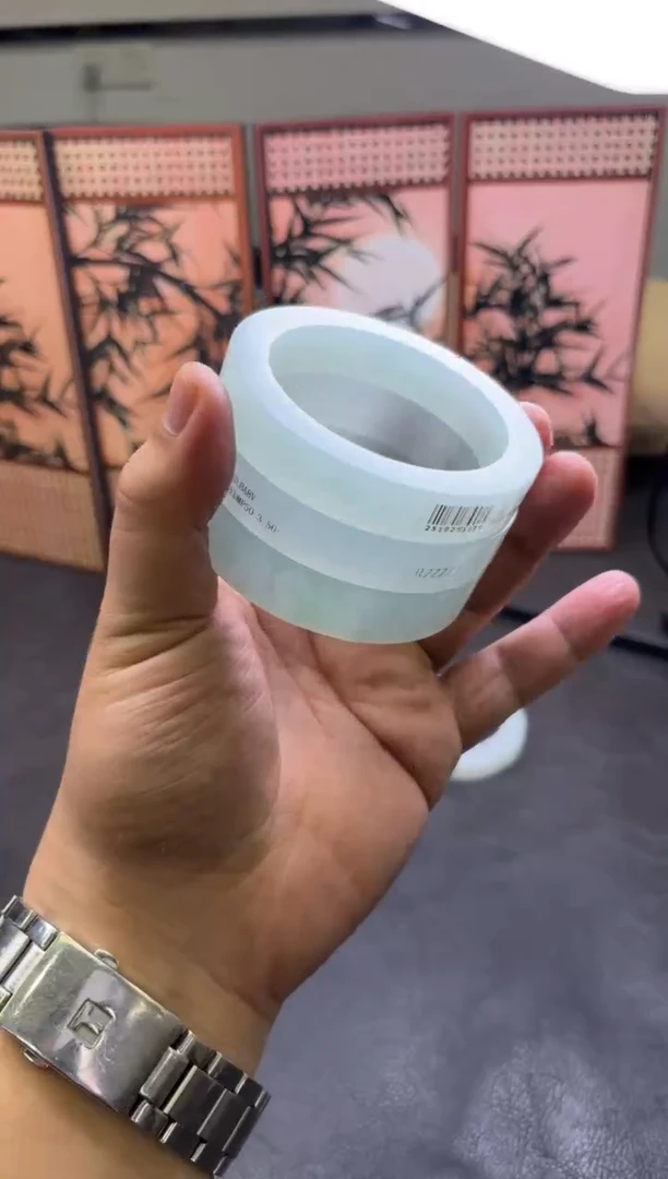 未镶嵌手镯定制翡翠M****u多样性