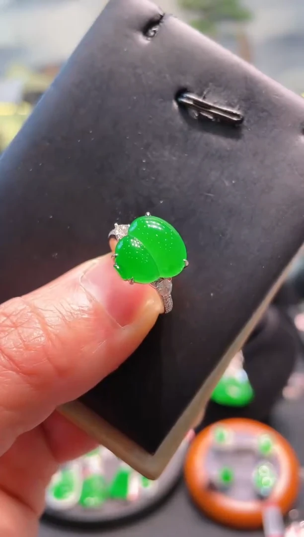 【闪购商品】翡翠颈饰18K金镶嵌A91戒指