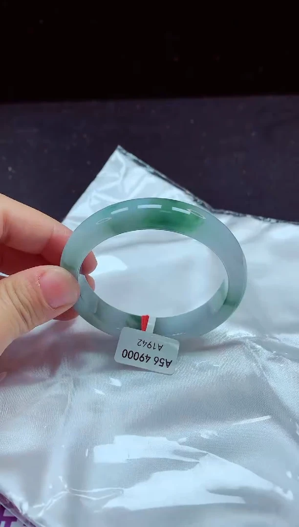 【闪购商品】翡翠手镯未镶嵌镯子56+