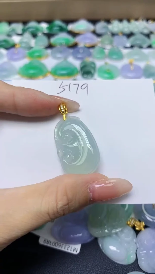 翡翠未镶嵌颈饰 天然缅甸翡翠A货