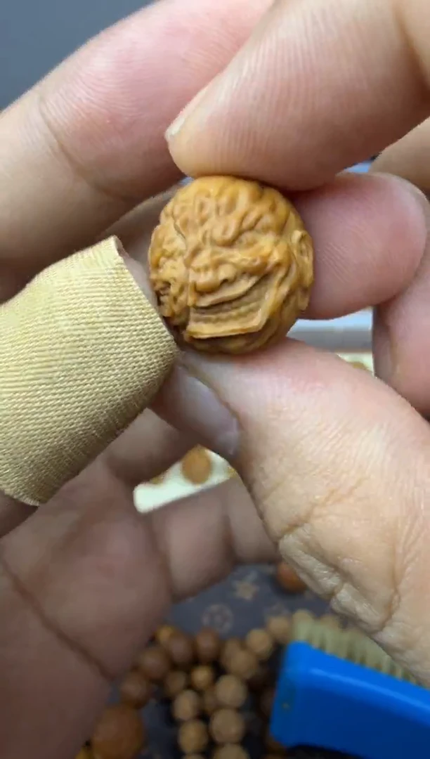 吊坠猴头核桃夺面醒狮