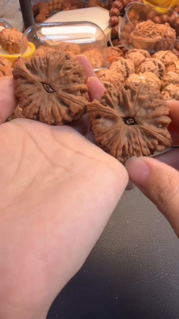 把件文玩核桃48左右南疆石