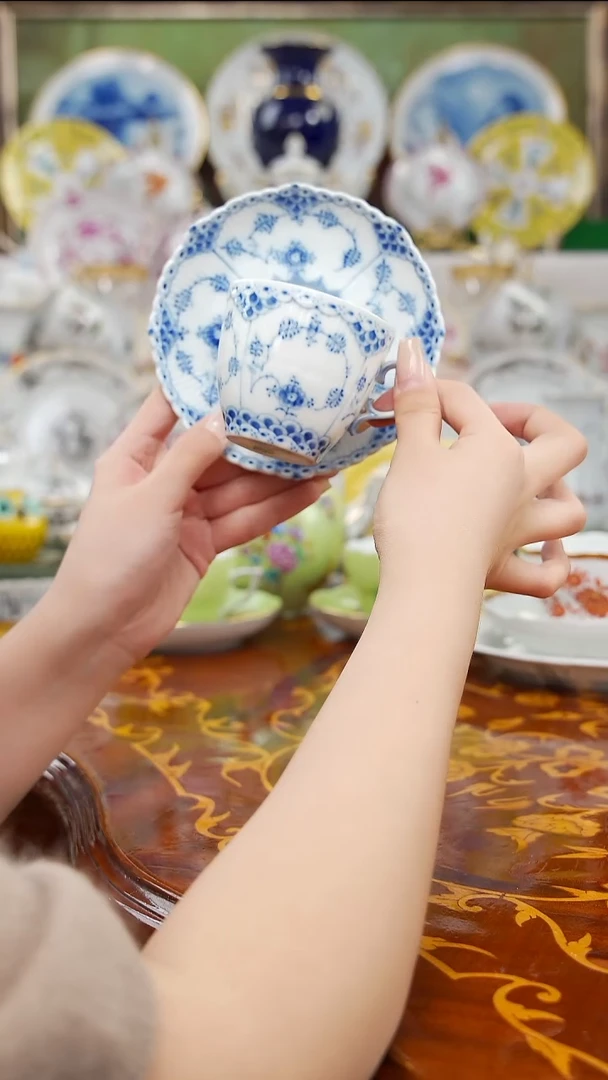 摆件娜娜中古瓷器如图所示101