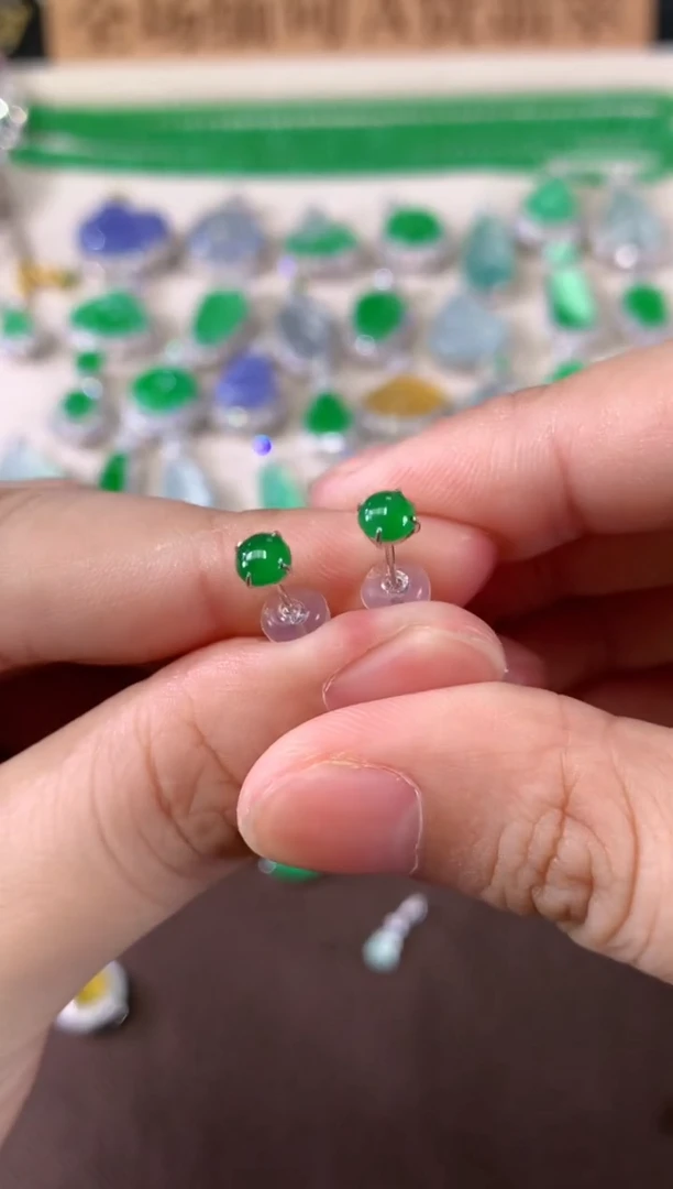 18K金镶嵌翡翠耳饰B391|680