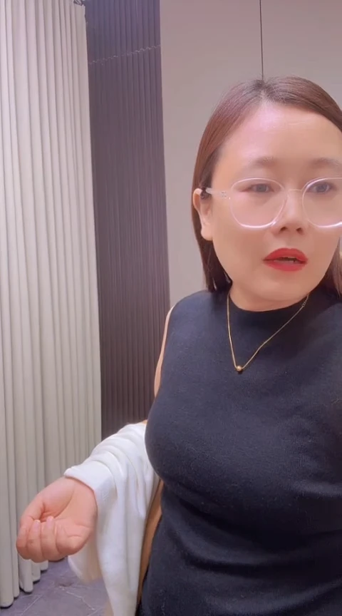 山羊绒半高背心黑色