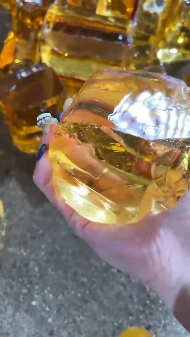 新疆托帕石原石摆件